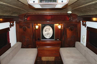 Illustration for article titled One of Willie Nelson’s old tour buses is for sale on Craigslist